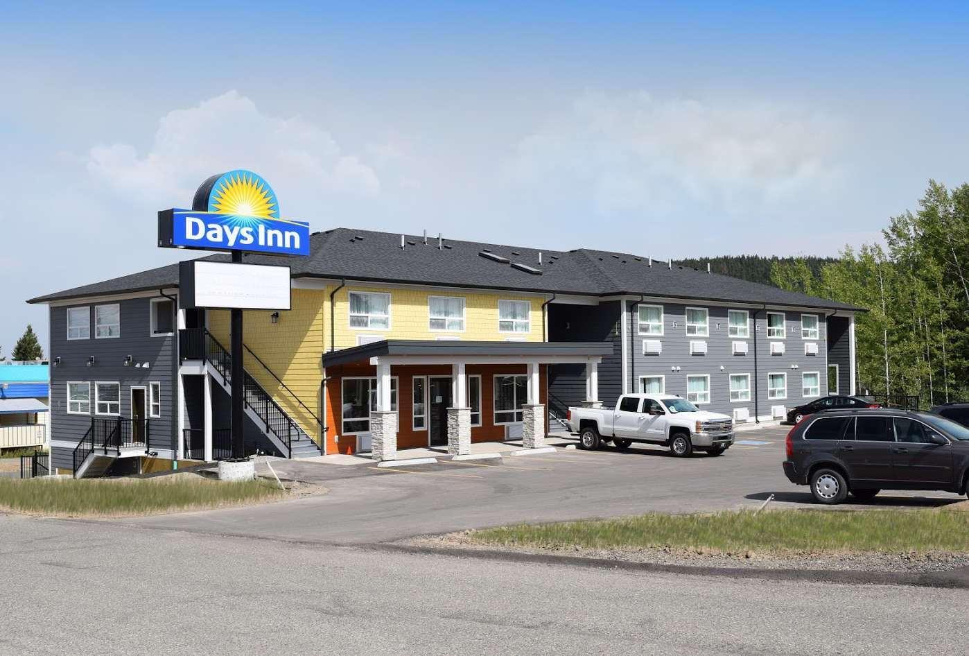 Days Inn By Wyndham 100 Mile House Exterior foto